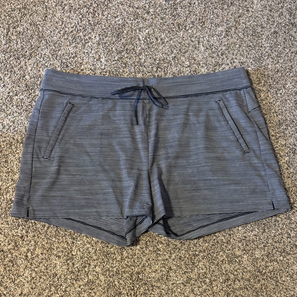LIKE NEW! Athleta shorts!
